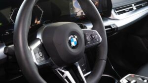 BMW-X1-2023-driver-airbag-kba