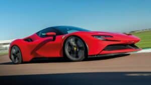 Ferrari-SF90-2020-oil-leakage-fire-kba