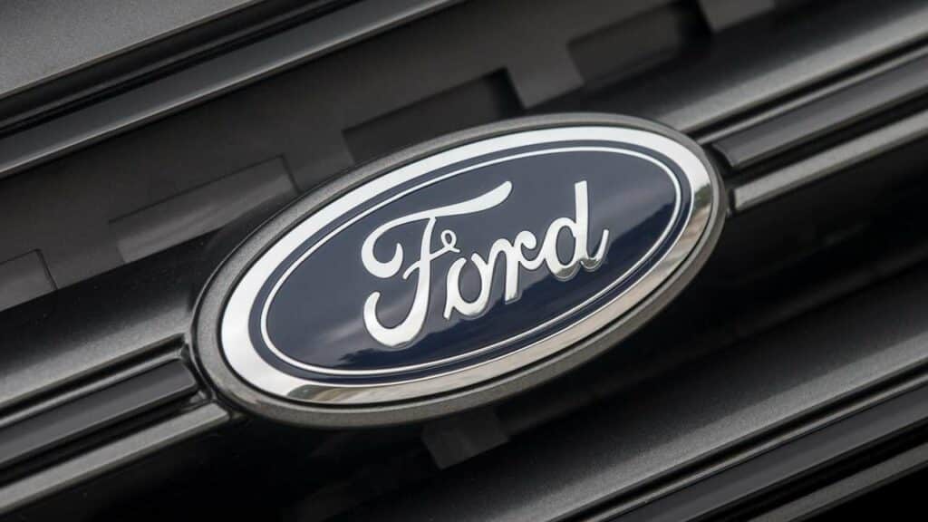 Ford-Kuga-rupture-oil-pan-risk-fire