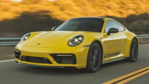 Porsche-911-Carrera-2023-side-airbags