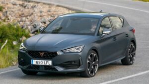 Seat-Cupra_Leon-2022-incorrectly-adjusted-headlights