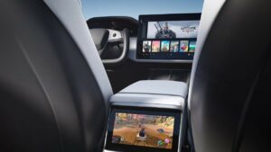 Tesla-Model-S-line-assist