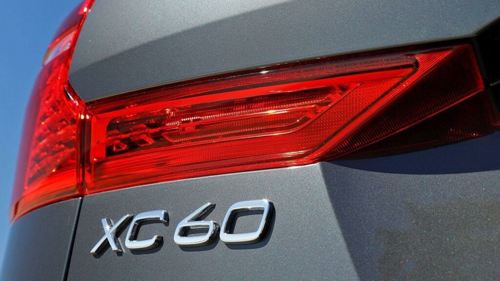 Volvo-XC60-wipers-recall