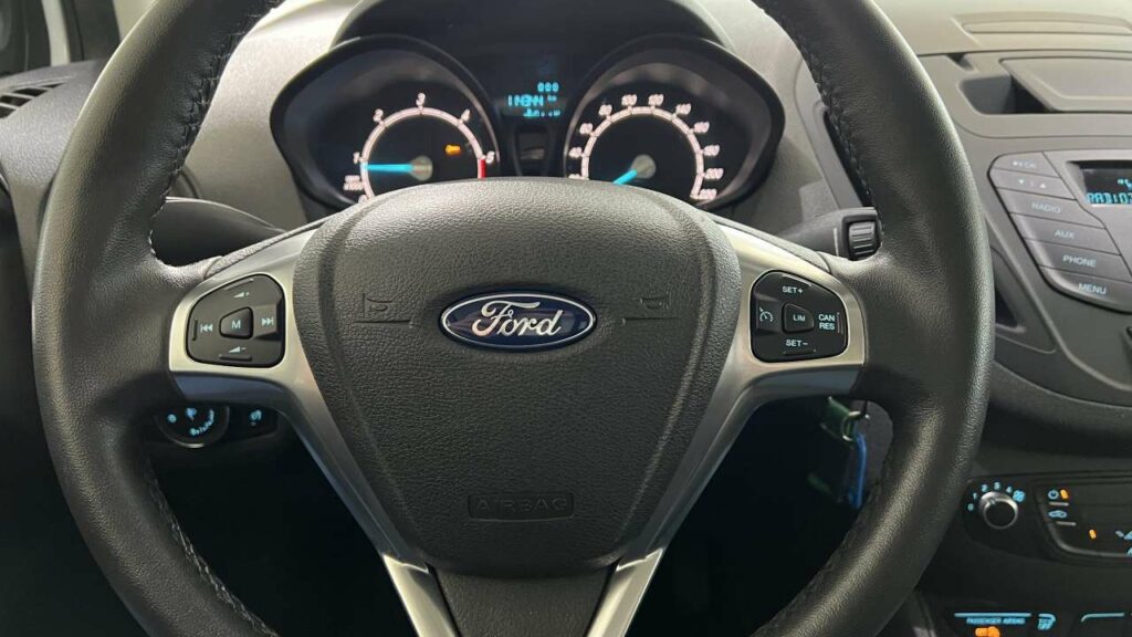 Ford Tourneo Courier Possible failure of the airbags, horn and