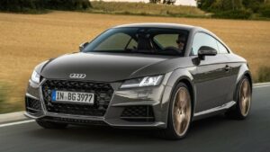 Audi-TT-2021-engine-cover-fire