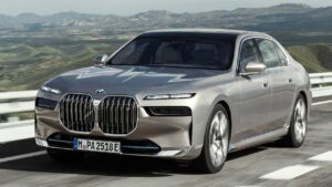 BMW-i7-2023-welding-front-seat