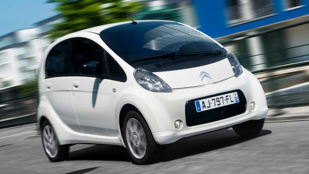 Citroen-C-Zero-breaking-assistant