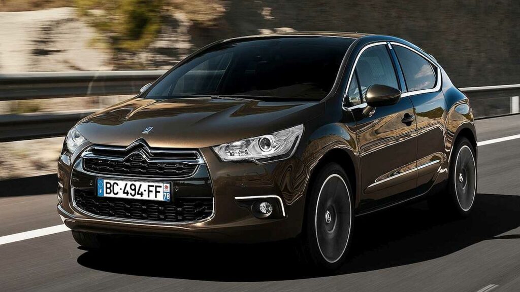 Citroen-DS4-2012-airbag
