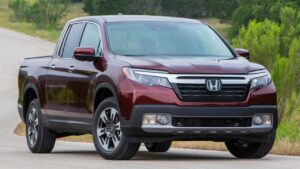 Honda-Ridgeline-2017-bonnet