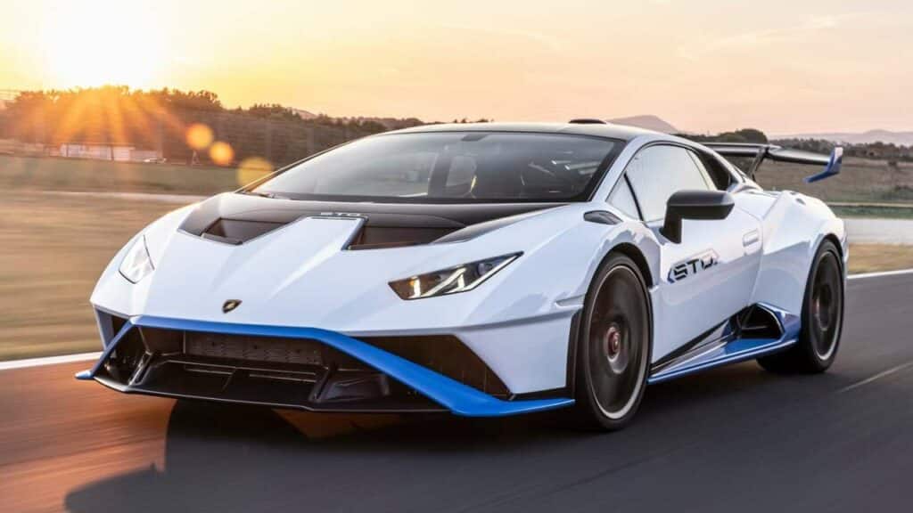Lamborghini-Huracan-STO-2021-carbon-hood