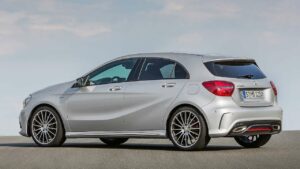 Mercedes-Benz-A-Class-2016-steering