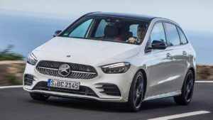 Mercedes-Benz-B-Class-front-seat