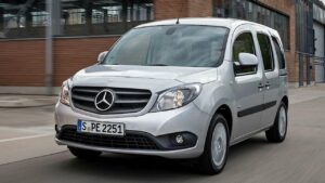 Mercedes-Benz-Citan-rear-doors
