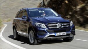 Mercedes-Benz-GLE-2016-fire