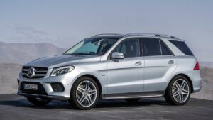 Mercedes-Benz-GLE-roof-panel