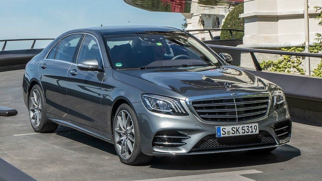 Mercedes-Benz-S-class-turbo-oil-leak-fire