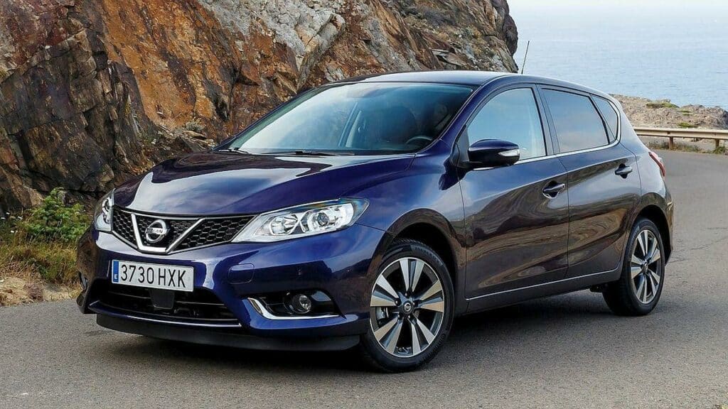 Nissan-Pulsar-child-lock