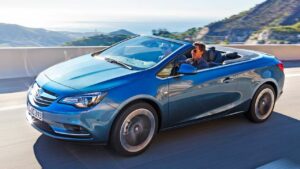 Opel-Cascada-2013-driver-airbag