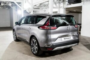 Renault-Espace-V-2015-a