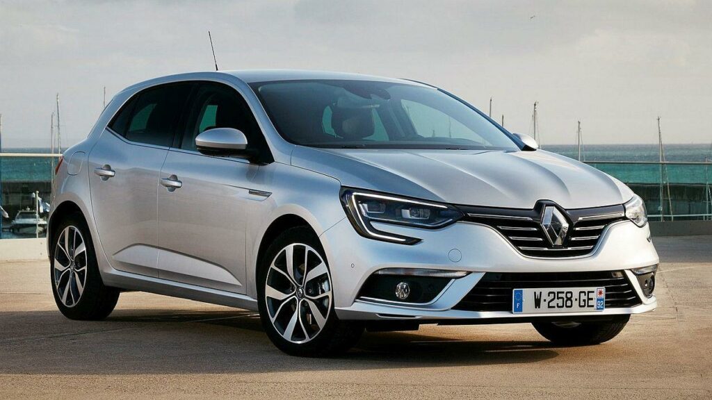 Renault-Megane-2018-fuel-leakage