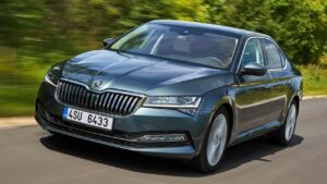Skoda-Superb-2019-brake-pedal