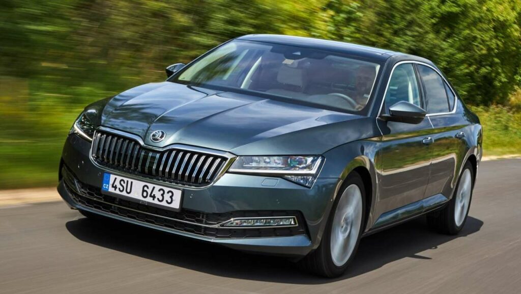 Skoda-Superb-2022-engine-cover