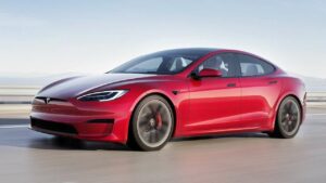 Tesla-Model-S-2021-vibrations-hood