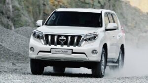 Toyota-Land-Cruiser-windscreen-washer-jets