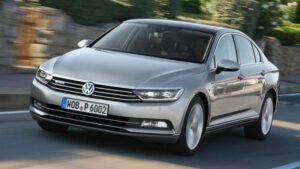 Volkswagen-Passat-2018-recall-headrest
