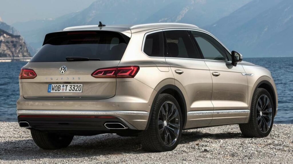 Volkswagen-Touareg-2019-electric-tailgate