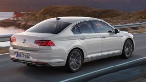 Volkswagen-passat-hybrid-2022-high-voltage-fire