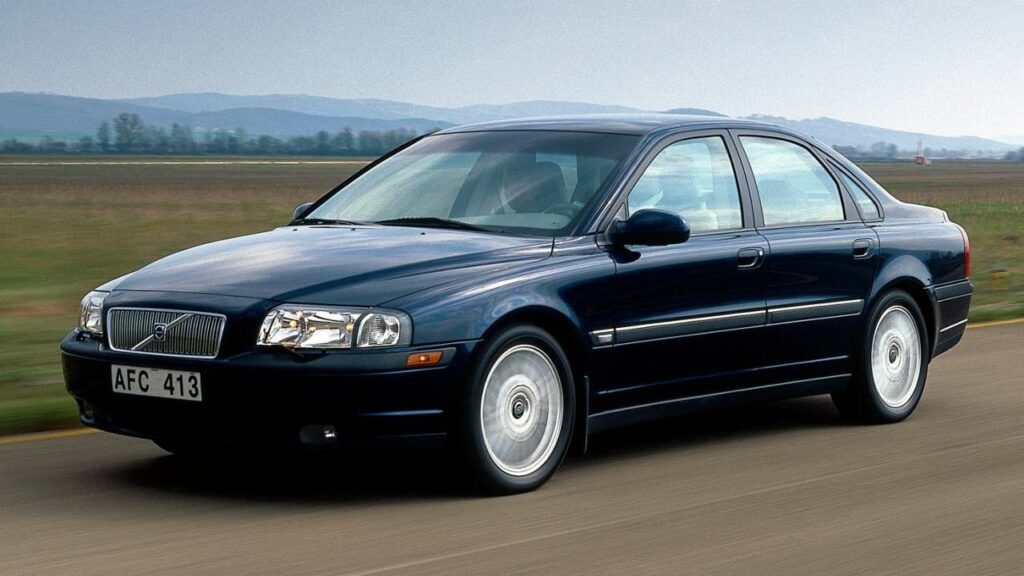 Volvo-S80-2001-driver-airbag