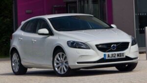 Volvo-V40-2014-recall-fuel-hose-leak-fire