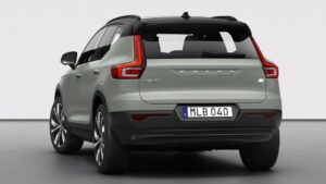 Volvo-XC40-2023-rear-blinker-fail
