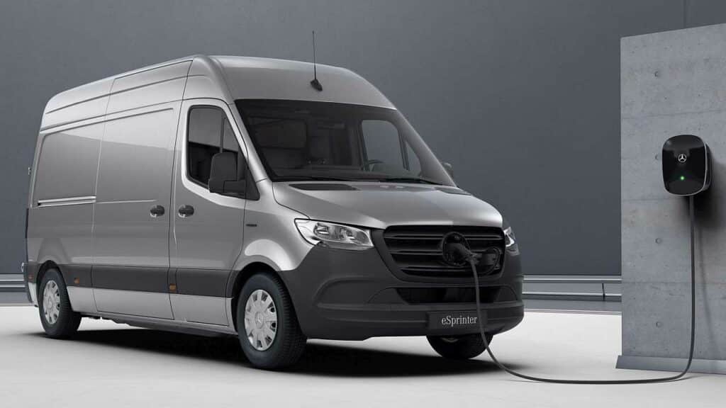 mercedes-benz-esprinter-battery-fire