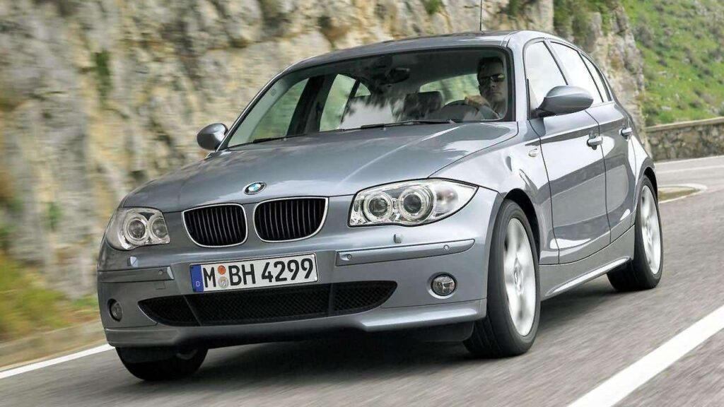 BMW-120i-2005-driver-airbag