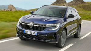 Renault-Espace-2023-Driver-Passenger-Easy-Access
