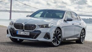 BMW-i5-2024-isofix