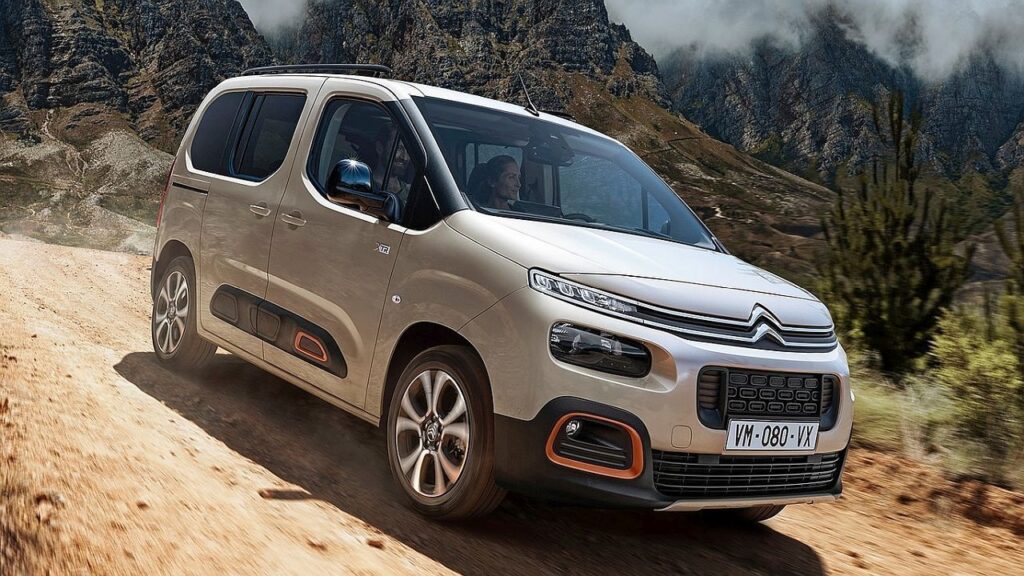 Citroen-Berlingo-2021-rear-wheels-lock-up