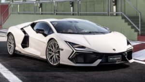 Lamborghini-Revuelto-2024-fuel-fire