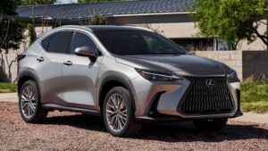 Lexus-NX-2023-camera-pre-collision