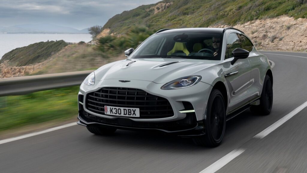 Aston-Martin-DBX707-2022-2024-engine-fire