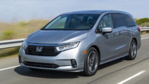 Honda-Odyssey-2020-2021-airbag-injury