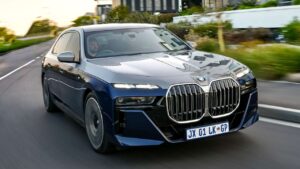 BMW-7-series-2024-steering