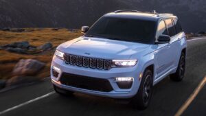 Jeep-Grand-Cherokee-2023-airbag-injury
