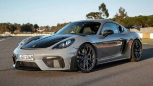 Porsche-Cayman-GT4-RS-2024-central-nut-wheel