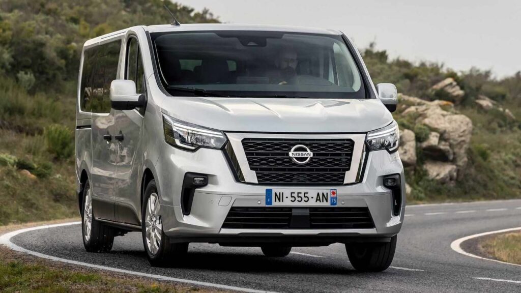 nissan-nv300-side-airbags-accident