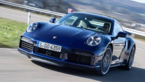 Porsche-911-2023-seatbelts-injury