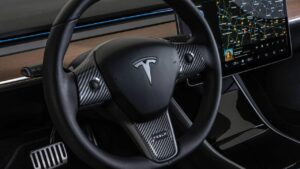 Tesla-steering-wheel-issues-kba