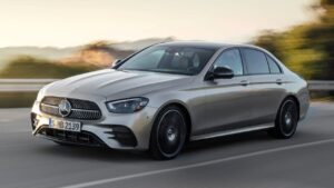 Mercedes-Benz-E-Class-fuse-box-fire